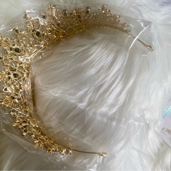 Matching Rhinestone Tiara, Necklace & Earrings - Picture 6 of 7